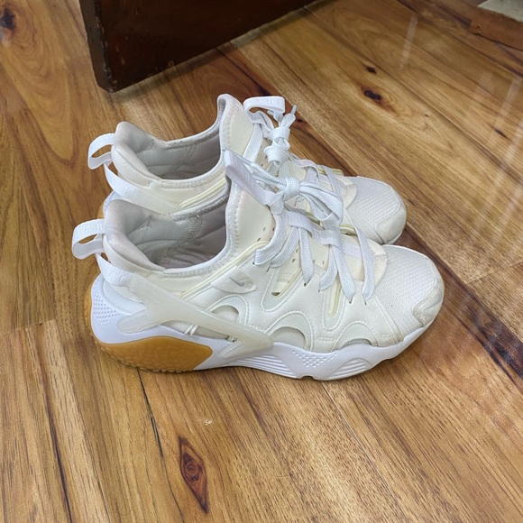 AIR HUARACHE CRAFT SNEAKER IN SUMMIT WHITE, ROSEWOOD, WOLF GREY, & BLACK - Picture 4 of 13